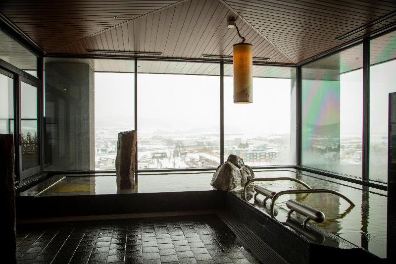 酒店 La Vista Furano Hills Hot Springs