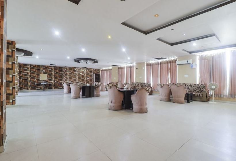 ホテル Shiv Villas By Oyo Rooms