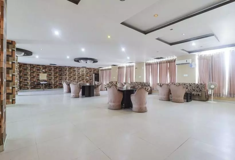 ホテル Shiv Villas By Oyo Rooms