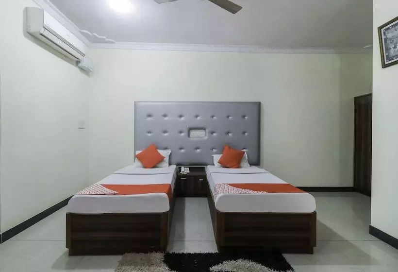 ホテル Shiv Villas By Oyo Rooms