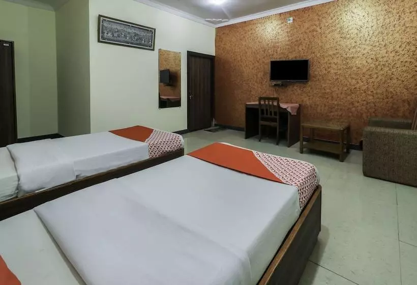 ホテル Shiv Villas By Oyo Rooms