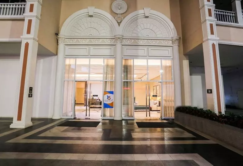 هتل The Venice Luxury Residences By Oyo Rooms