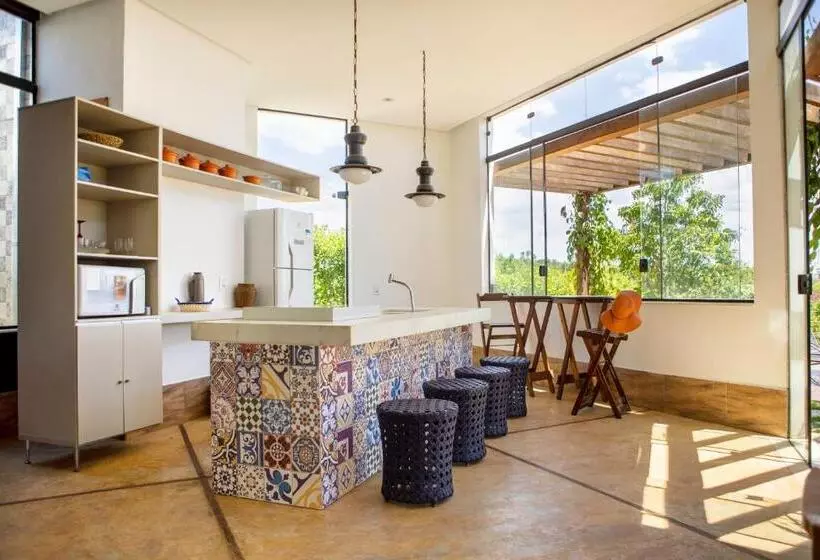 Majatalo Pousada Espelho D água Capitólio