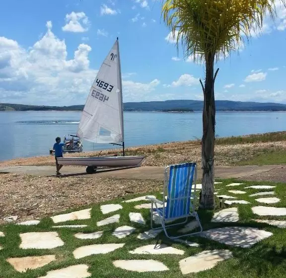 Majatalo Pousada Espelho D água Capitólio