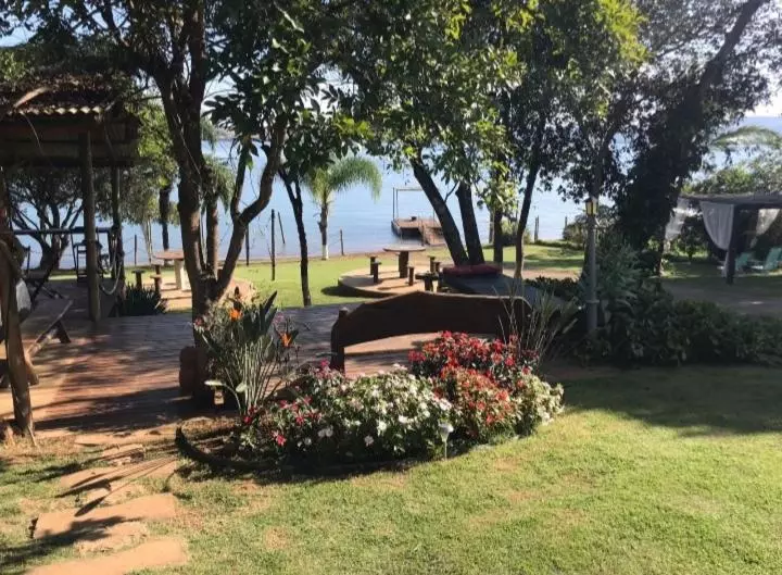 Majatalo Pousada Espelho D água Capitólio