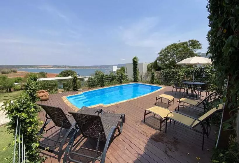 Majatalo Pousada Espelho D água Capitólio