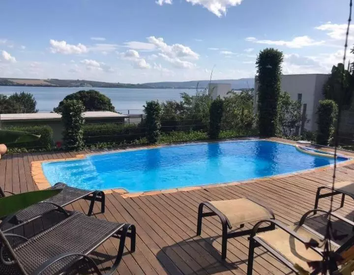 Majatalo Pousada Espelho D água Capitólio