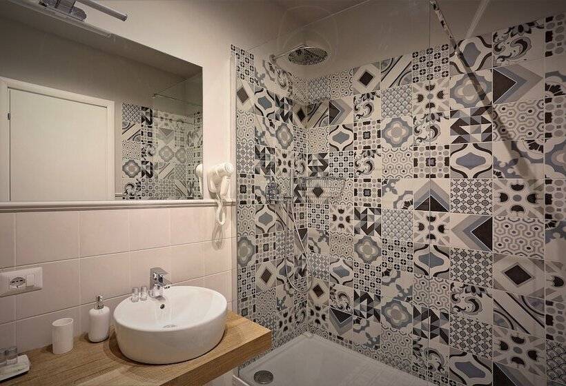 پانسیون Romantica Guest House