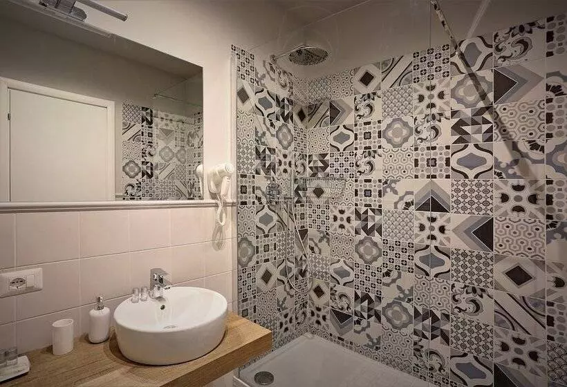 پانسیون Romantica Guest House