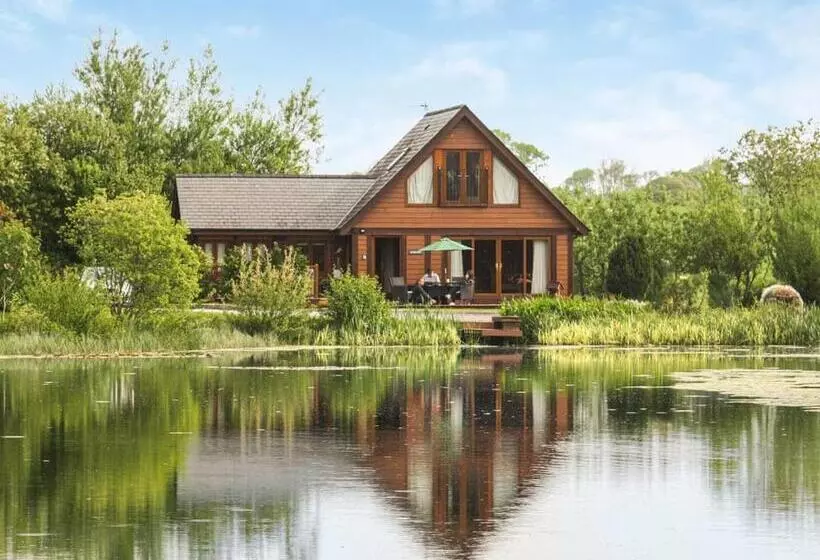 Lomakeskus Anglesey Lakeside Lodges