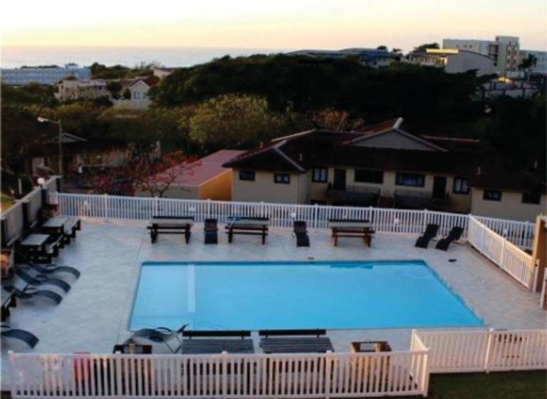 تختخواب و صبحانه Falling Waters Guest House