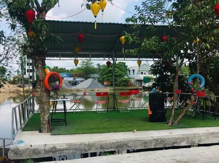 Can Tho Riverside Hostel