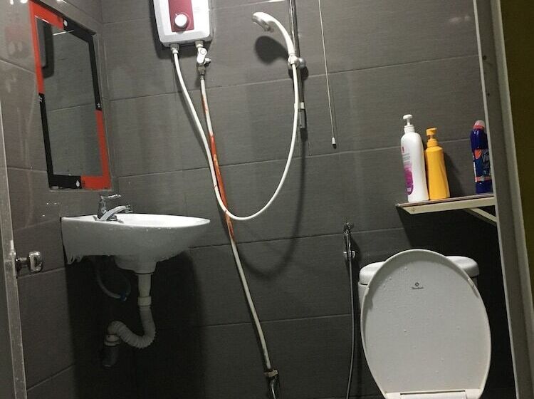 Can Tho Riverside Hostel