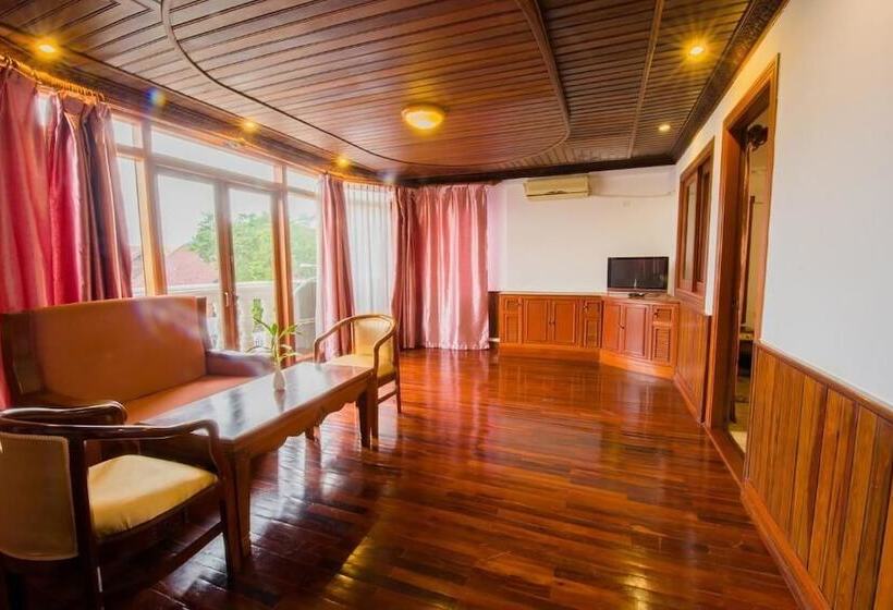 هتل Angkor Year Theme