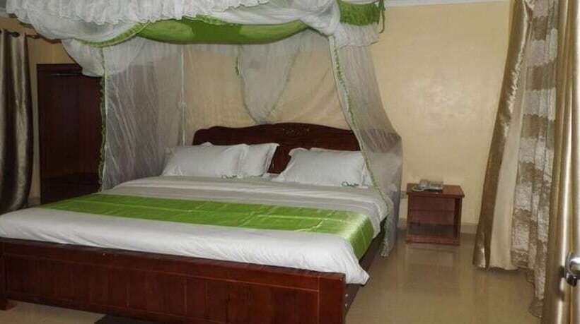 هتل Omega Gardens