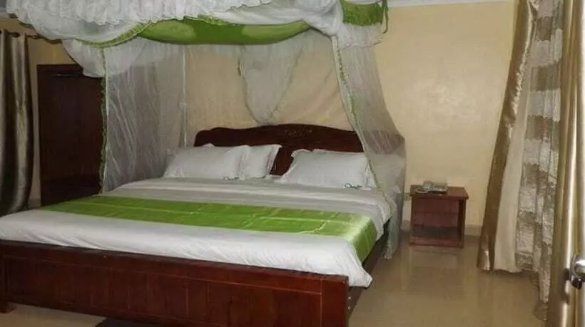 هتل Omega Gardens