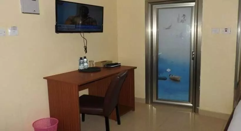 هتل Omega Gardens