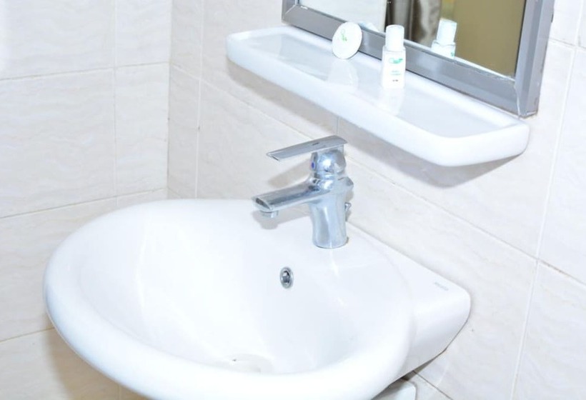 هتل Omega Gardens