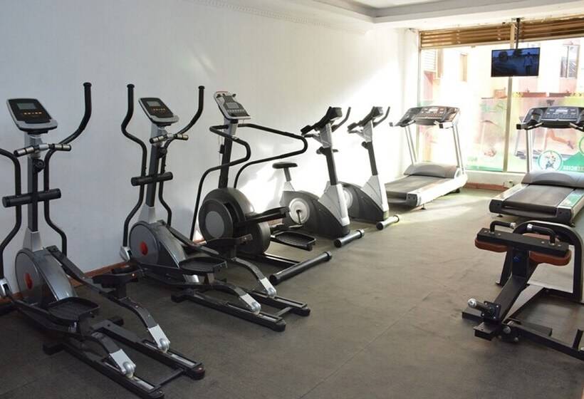 هتل Omega Gardens