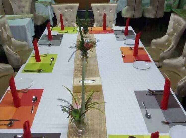 هتل Omega Gardens