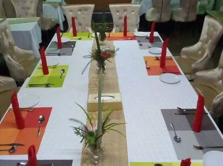 هتل Omega Gardens