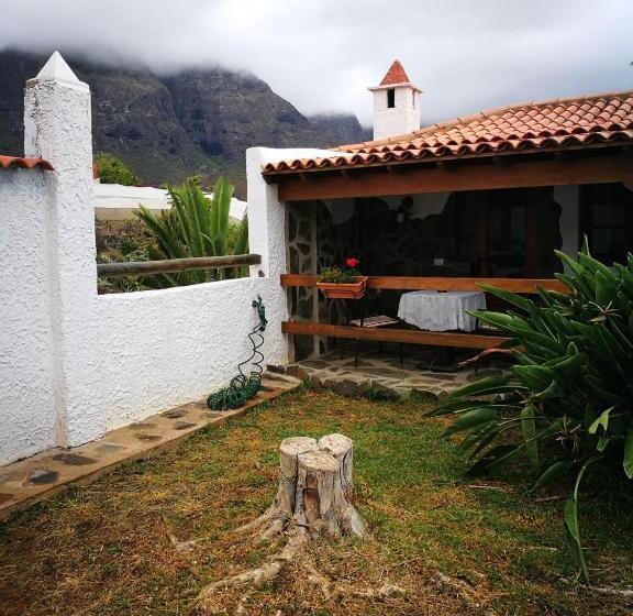Charming House In Buenavista Del Norte With Shared Pool
