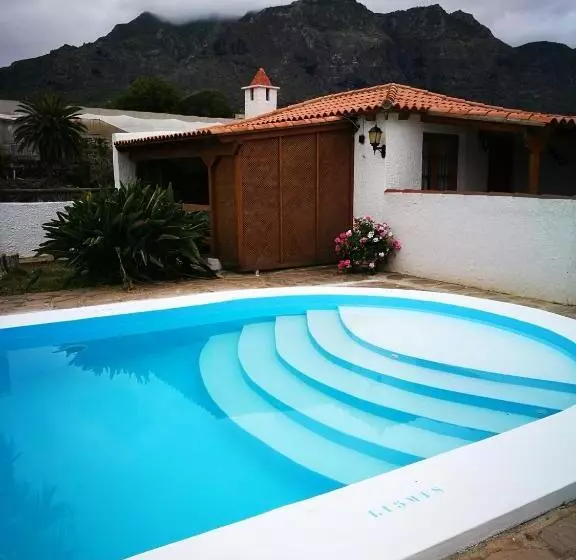 Charming House In Buenavista Del Norte With Shared Pool