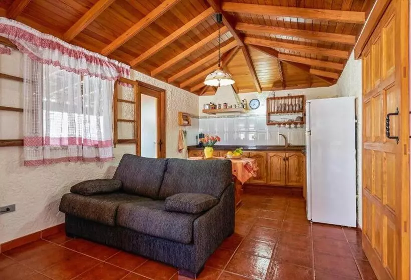 Charming House In Buenavista Del Norte With Shared Pool