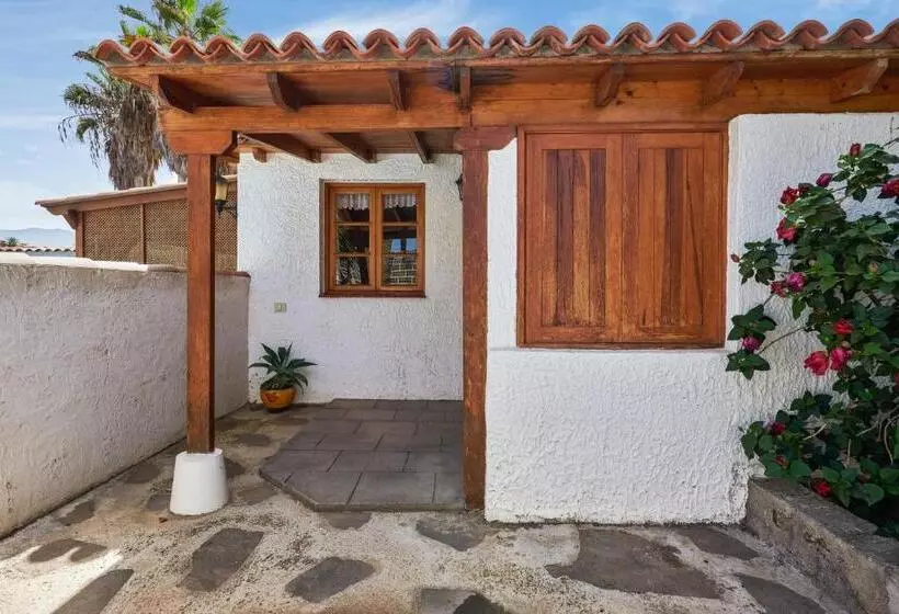Charming House In Buenavista Del Norte With Shared Pool