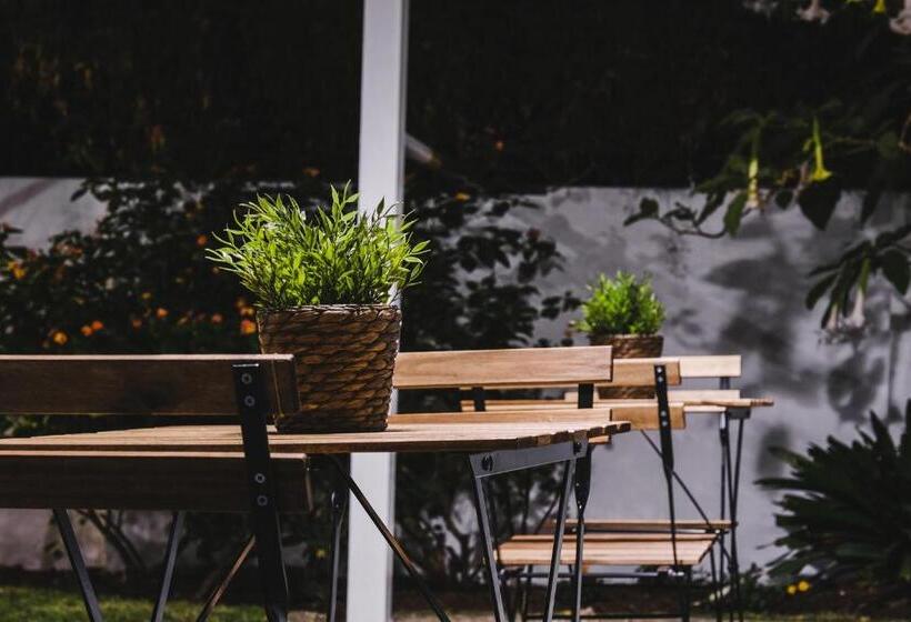 پانسیون 4u Lisbon Vi Guesthouse Airport