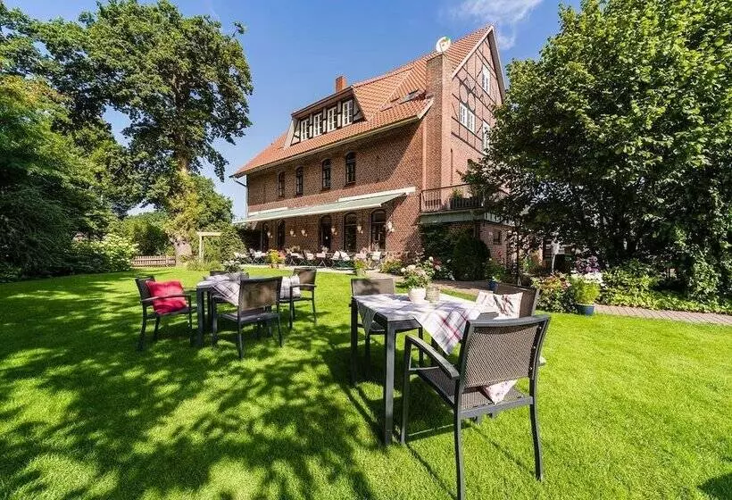 Majatalo Landhaus Zum Lindenhof