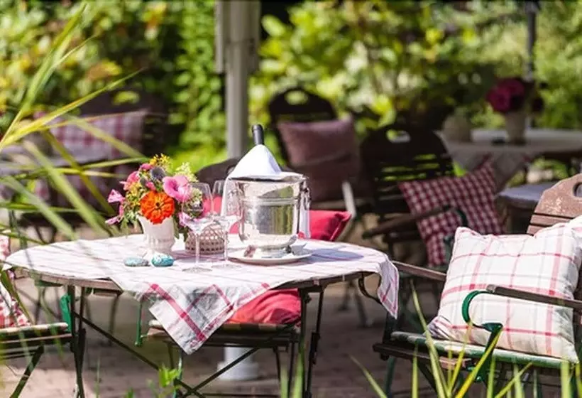 Majatalo Landhaus Zum Lindenhof