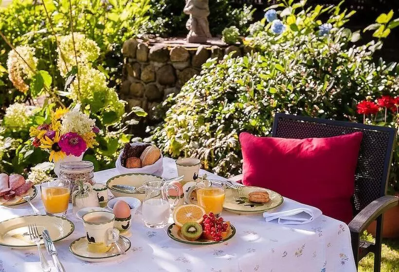 Majatalo Landhaus Zum Lindenhof