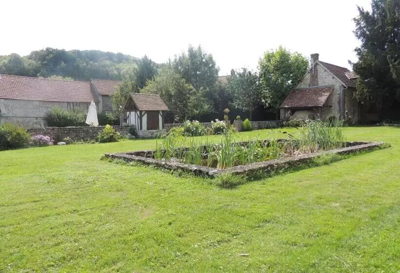 تختخواب و صبحانه Maison In Normandie
