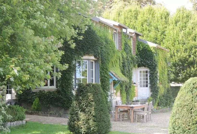 تختخواب و صبحانه Maison In Normandie