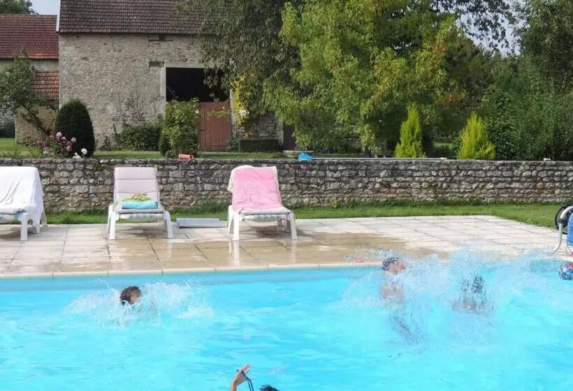 تختخواب و صبحانه Maison In Normandie