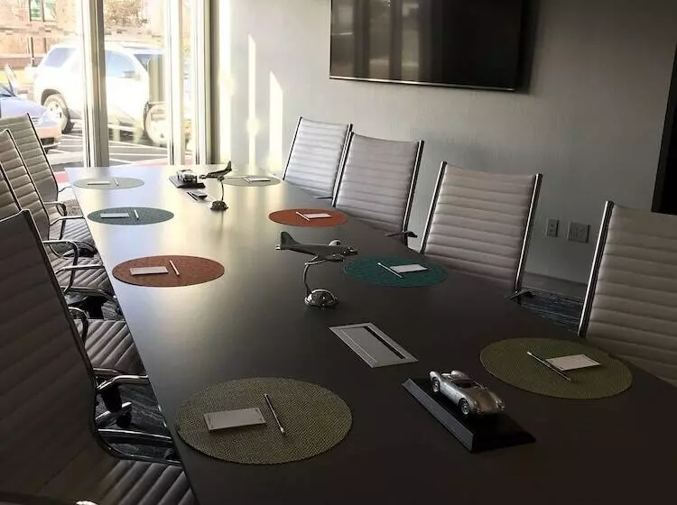 Отель Aloft Columbus Westerville