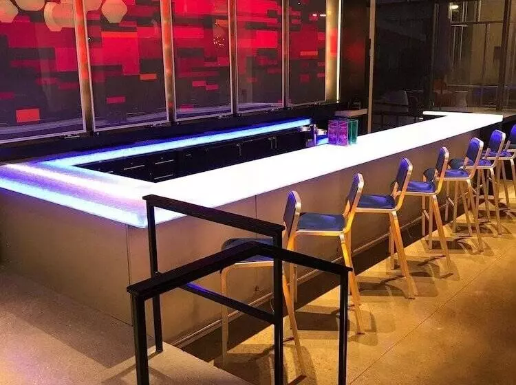 Отель Aloft Columbus Westerville