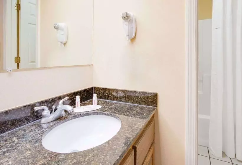 בית מלון כפרי Baymont By Wyndham Ozark