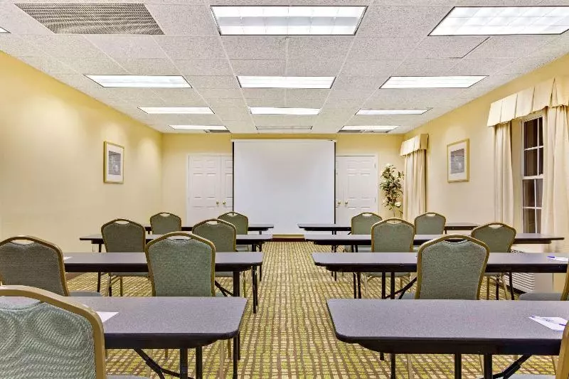 هتل Baymont By Wyndham Pearl