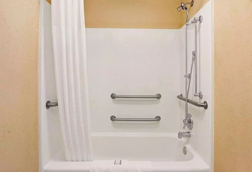 هتل Baymont By Wyndham Pearl