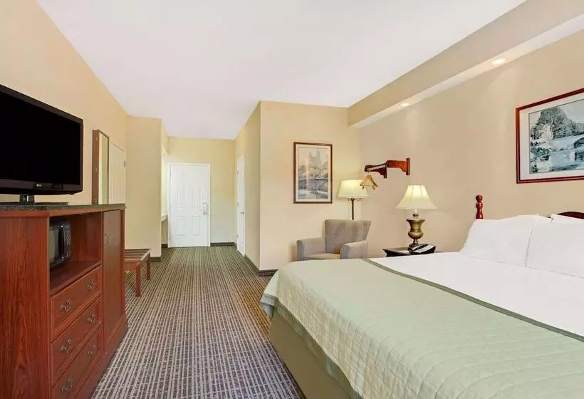 هتل Baymont By Wyndham Pearl