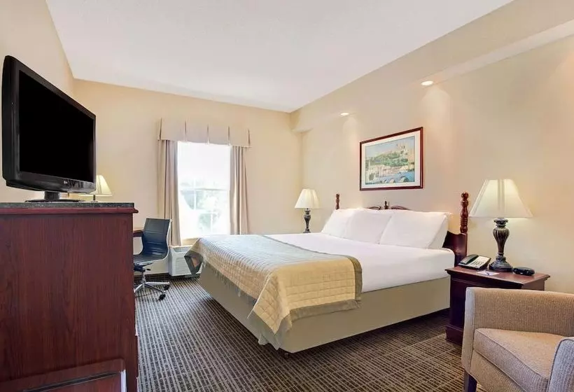 هتل Baymont By Wyndham Pearl