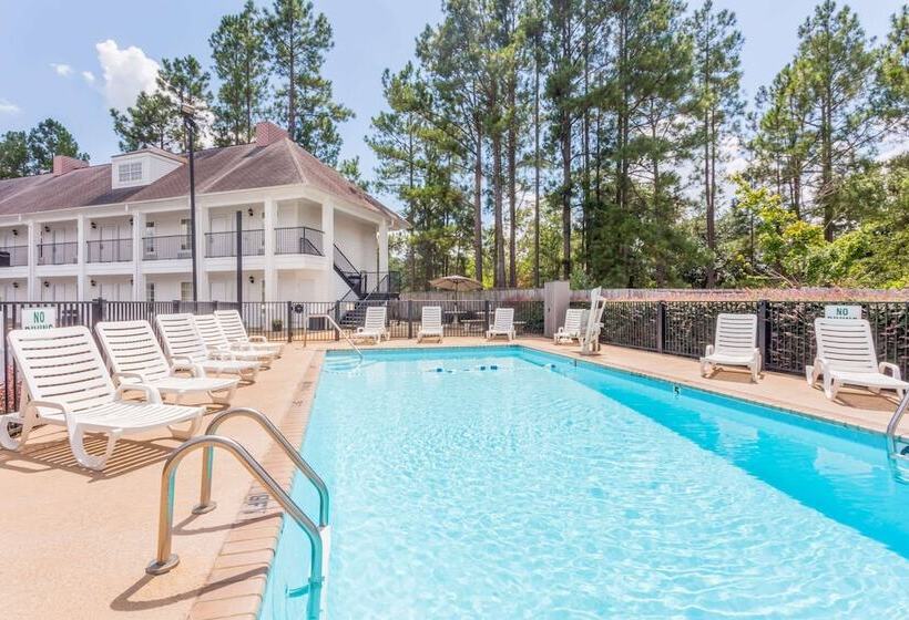 호텔 Days Inn By Wyndham Americus