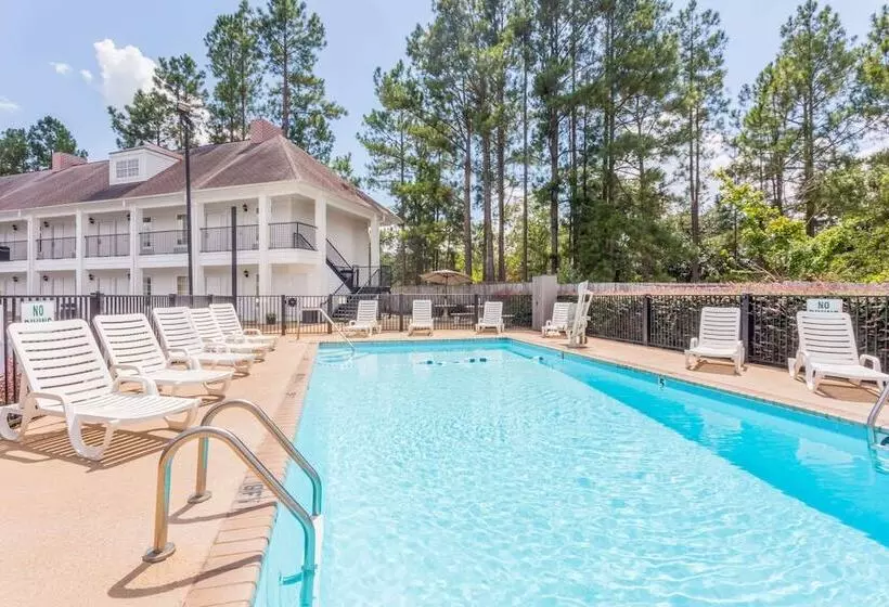 فندق Days Inn By Wyndham Americus