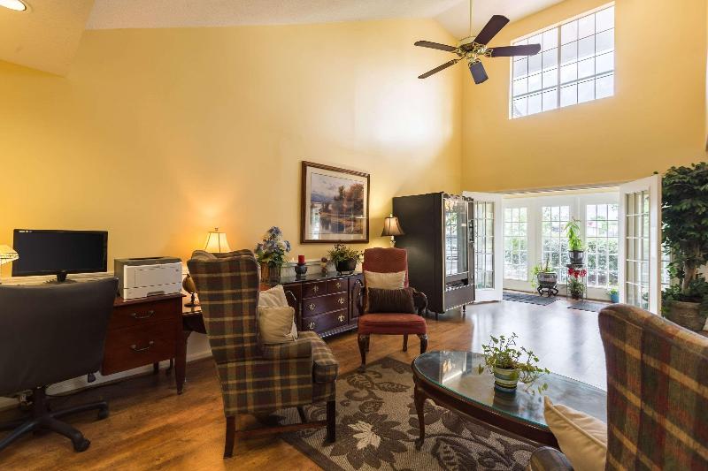 فندق Econo Lodge