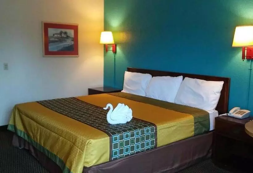 هتل Inn Towne Lodge