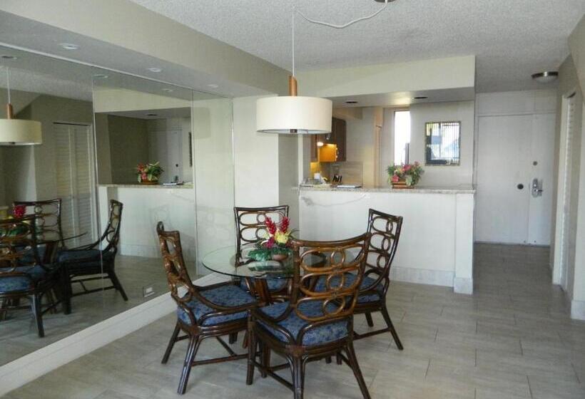 Отель Kahana Villa