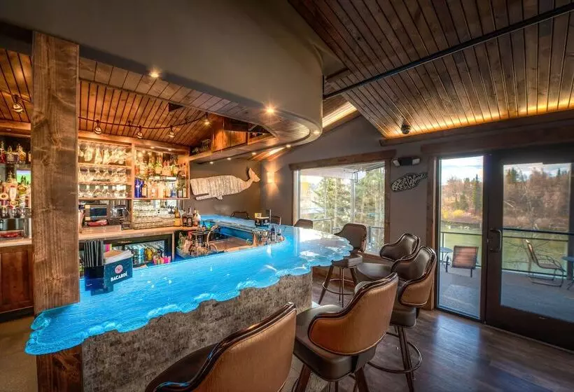 ホテル Kenai River Lodge