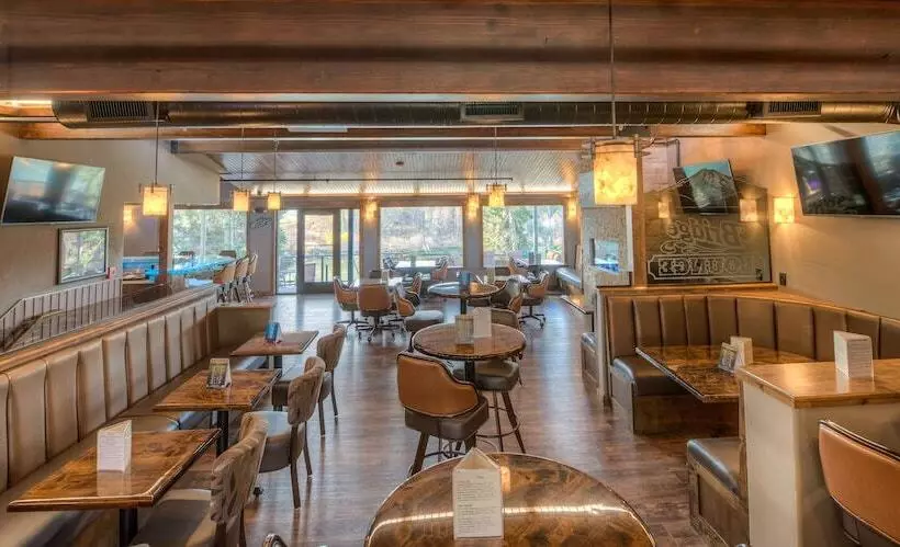 ホテル Kenai River Lodge